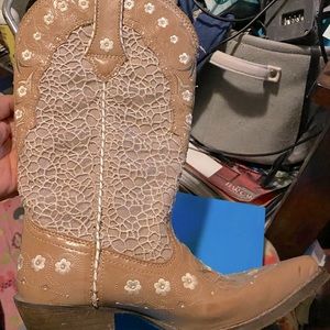 Durango cowboy boot. Tan with lace like details white embroidered flowers